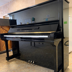 2-Yamaha-U30A-Upright-Piano